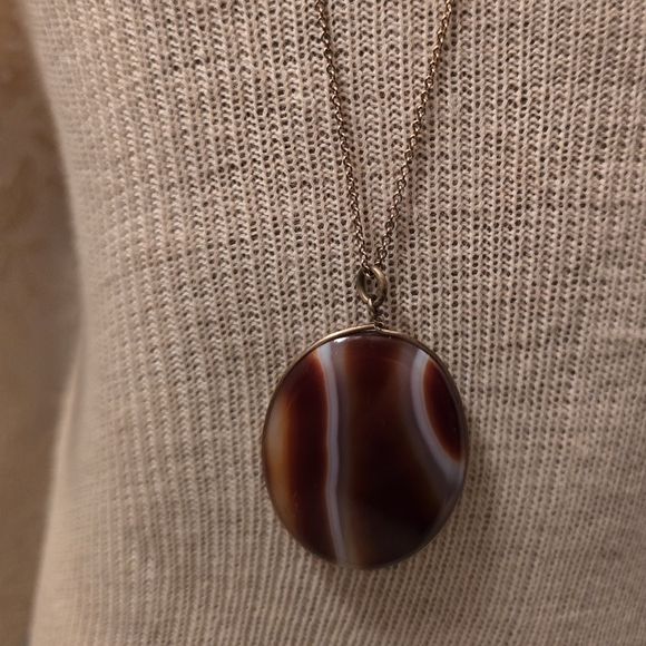 Jewelry - Vintage Brown Agate Pendant Goldtone Wire Wrapped W Chain
